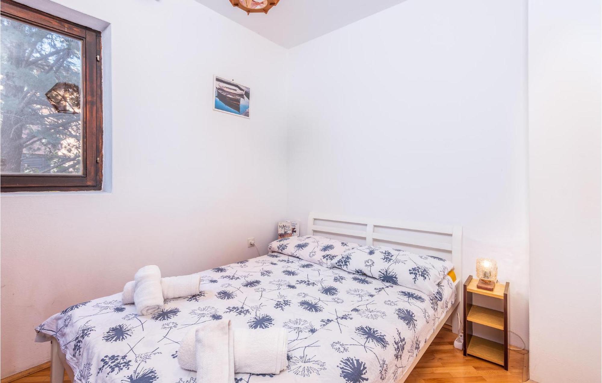 3 Bedroom Nice Apartment In Krk クルク エクステリア 写真