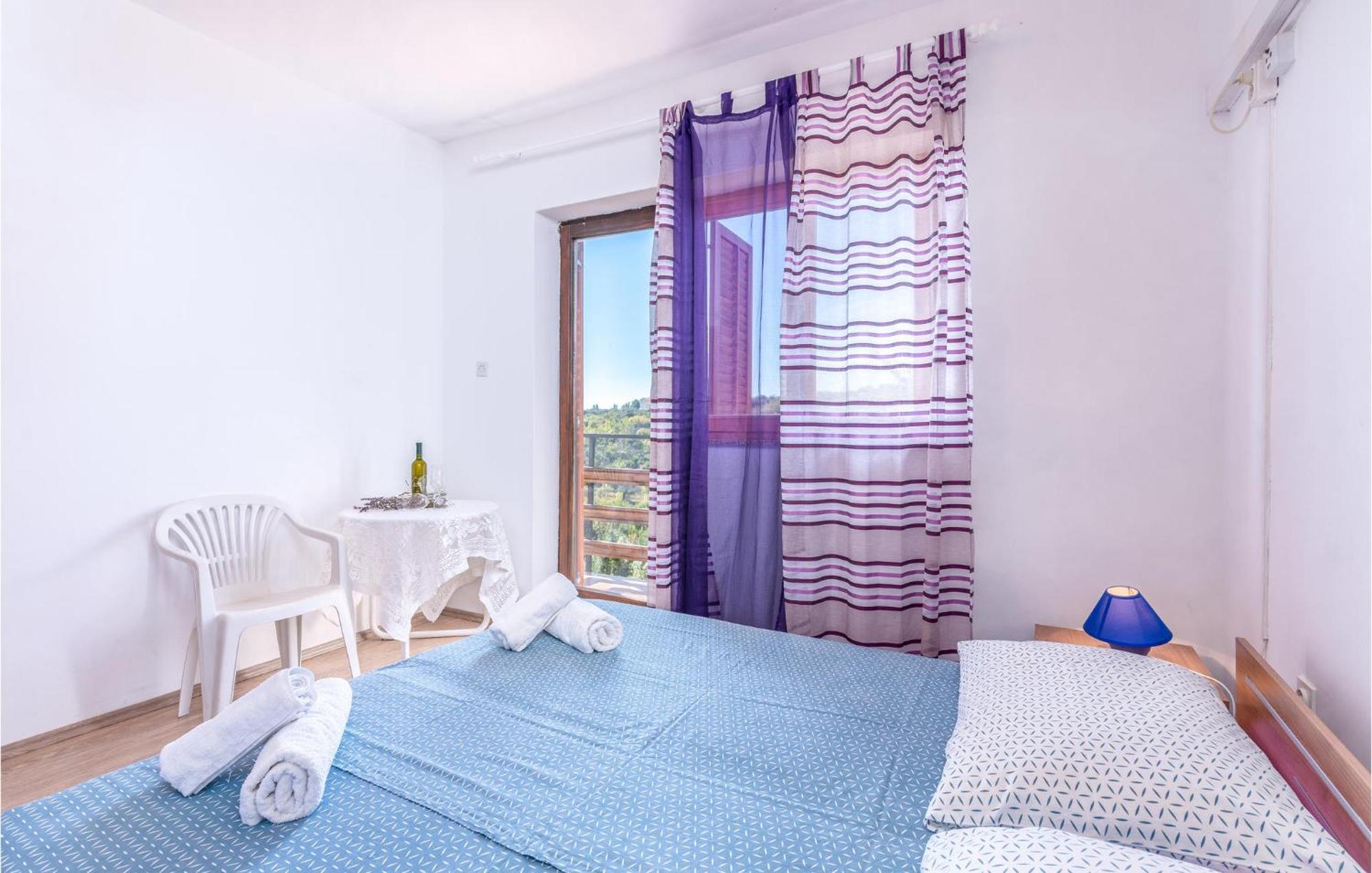3 Bedroom Nice Apartment In Krk クルク エクステリア 写真